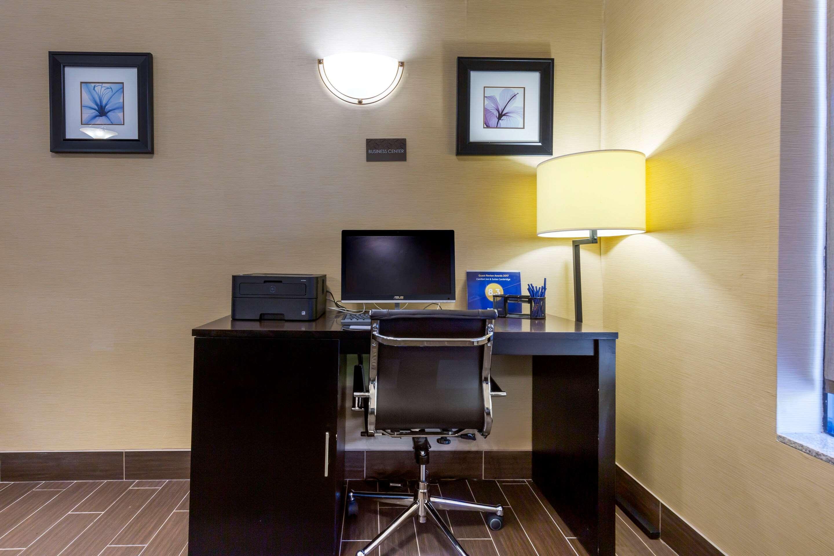 Comfort Inn & Suites Cambridge Dış mekan fotoğraf